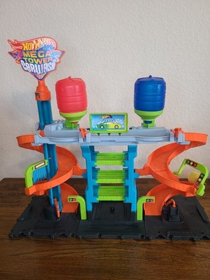 Hot Wheels Mega Tower Car Wash Play Set Includes 1 Hot Wheel Toy Car No Box Used