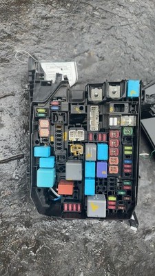 2014-2019 Toyota Corolla Sedan 1.8L Engine Compartment Fuse Box OEM