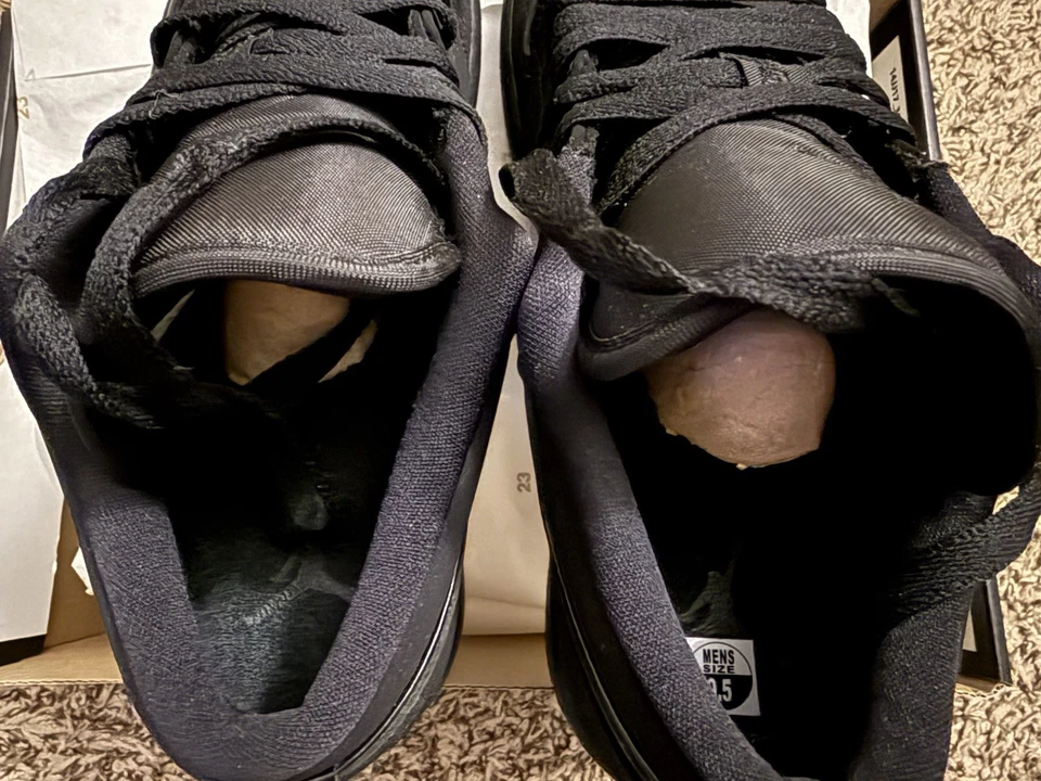 Air Jordan 1 baixo triplo preto EUA tamanho 9.5 levemente usado apenas dentro de casa com caixa - Imagem 2 de 4