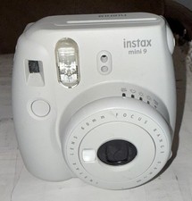 Fujifilm Instax Mini 9 Instant Camera White Selfie Mirror Flash Compact *READ*