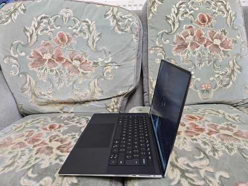 Dell XPS 15 9530 i9 13900H 64 GB 2 TB RTX 4070 FHD+ computer portatile ultrabook - Foto 11 di 11