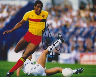 John Barnes signiertes 10x8 Foto 