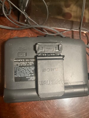 1997 Sony WM-FX463 Walkman Personal Cassette Player AM/FM Works
