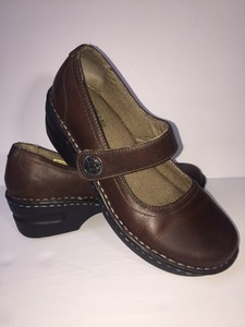 eastland mary jane shoes