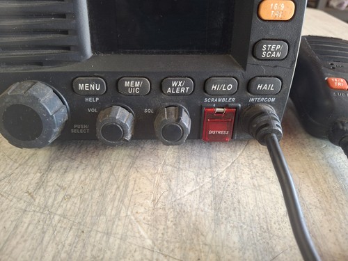 Uniden UM-625CBK GPS Stałe mocowanie VHF / Dual Zone Loud Hailer Radio morskie - Zdjęcie 5 z 19