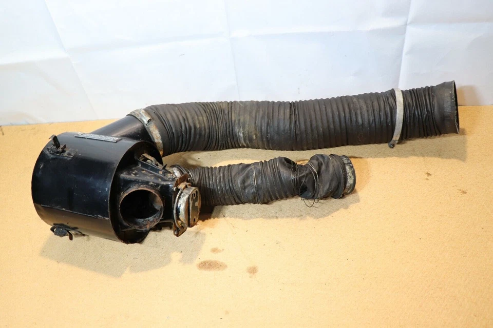 КРЫШКА КОРПУСА ВОЗДУШНОГО ФИЛЬТРА ROLLS ROYCE SILVER SPIRIT UE44764 - Изображение 2 из 4