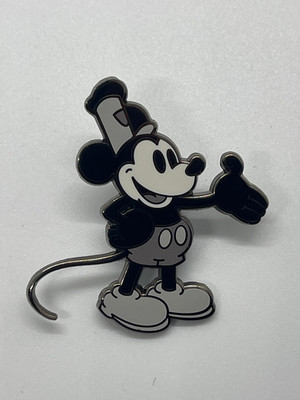 2009 Heroes vs. Villains Mystery Collection Mickey Mouse as Steamboat Willie Pin