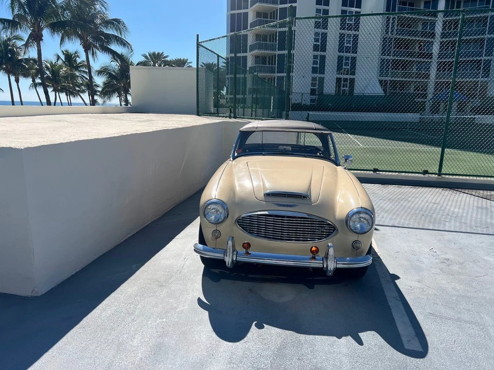 Austin Healey 100-6 1957  Foto 2 de 4