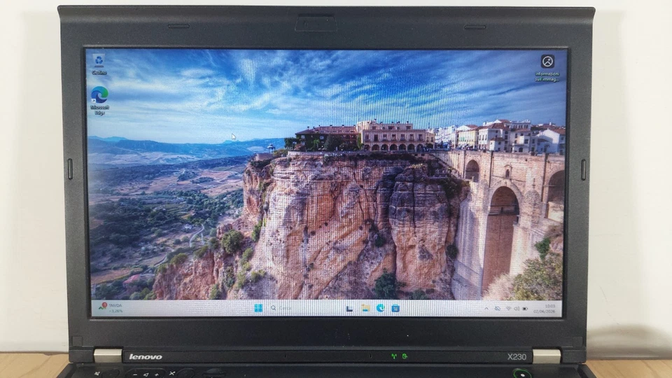 Lenovo ThinkPad X230 · i5-3320M · 4GB · 320GB, foto 2 di 5