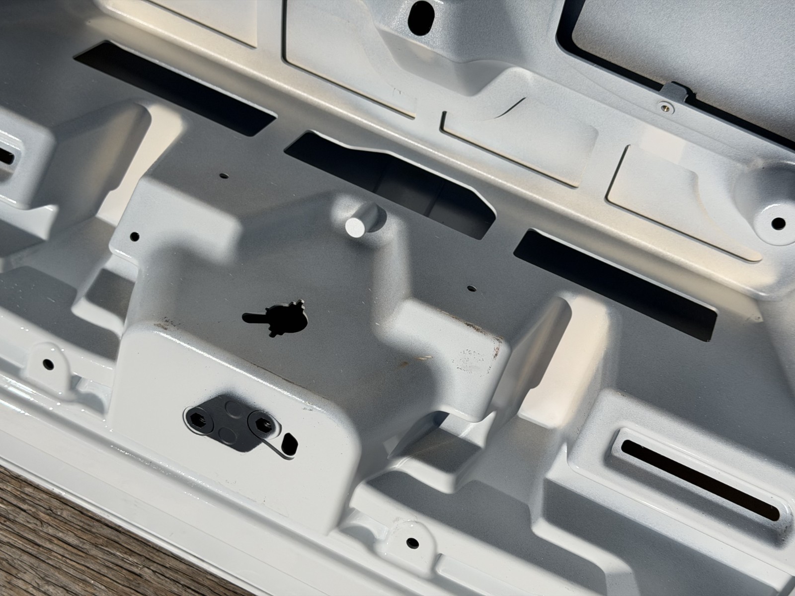 Rolls-Royce Spectre 2025 Rear Condenser compartment lid White
