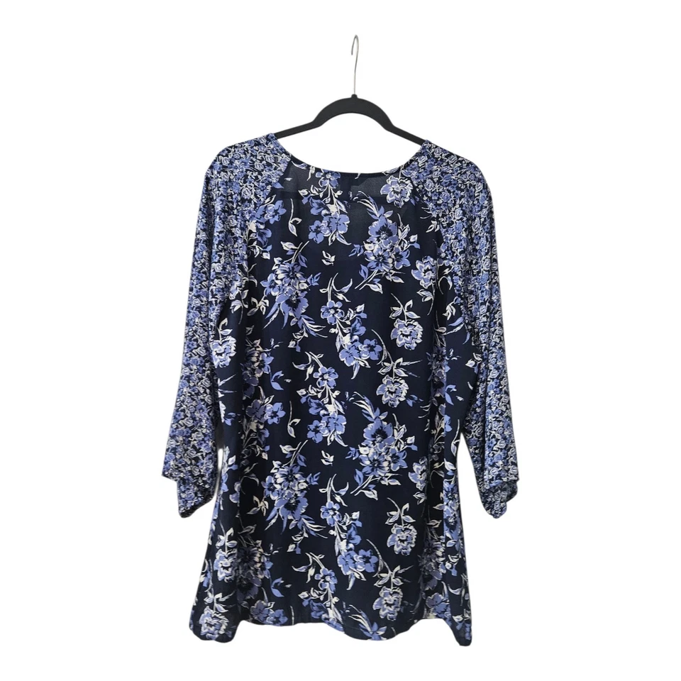 Blusa Croft & Barrow XL para mujer azul blanco cuello redondo floral mangas 3/4 Foto 2 de 4