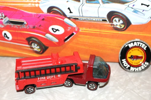 Vintage Hot Wheels Redline 1969 Heavyweights Fire Engine Truck  Red -Dark Int HK