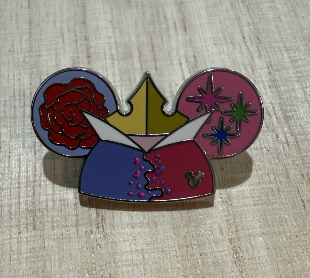 2025 Disney Hidden Mickey SLEEPING BEAUTY EARHAT *CHASER* Disneyland Aurora Pin