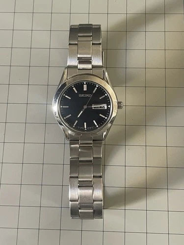 Vintage Seiko Watch Quartz 7N43-9070 37mm Needs Battery, Not Tested