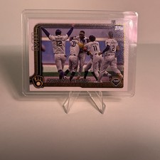 2025 Topps Series 2 Milwaukee Brewers #396 Canvas /50 SP