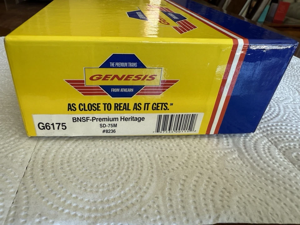Athearn Genesis HO Scale SD75M  BNSF 8236  DCC - Image 4 of 4