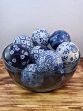 Lot Of 12 Vintage 4" Blue White Chinoiserie Carpet Balls Center Piece 10.5" Bowl