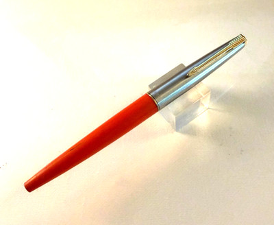 1970s Orange Parker 45 Fountain pen FINE nib Cartridge filler. Gold trim.  NICE!