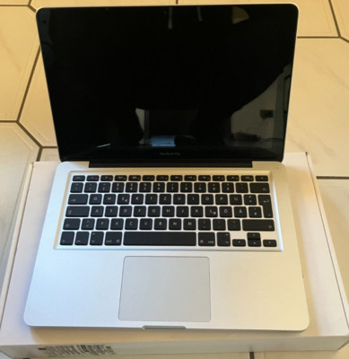 MacBook Pro 13,3 Zoll LED Widescreen  2,4 GHz Intel Core I5 RAR