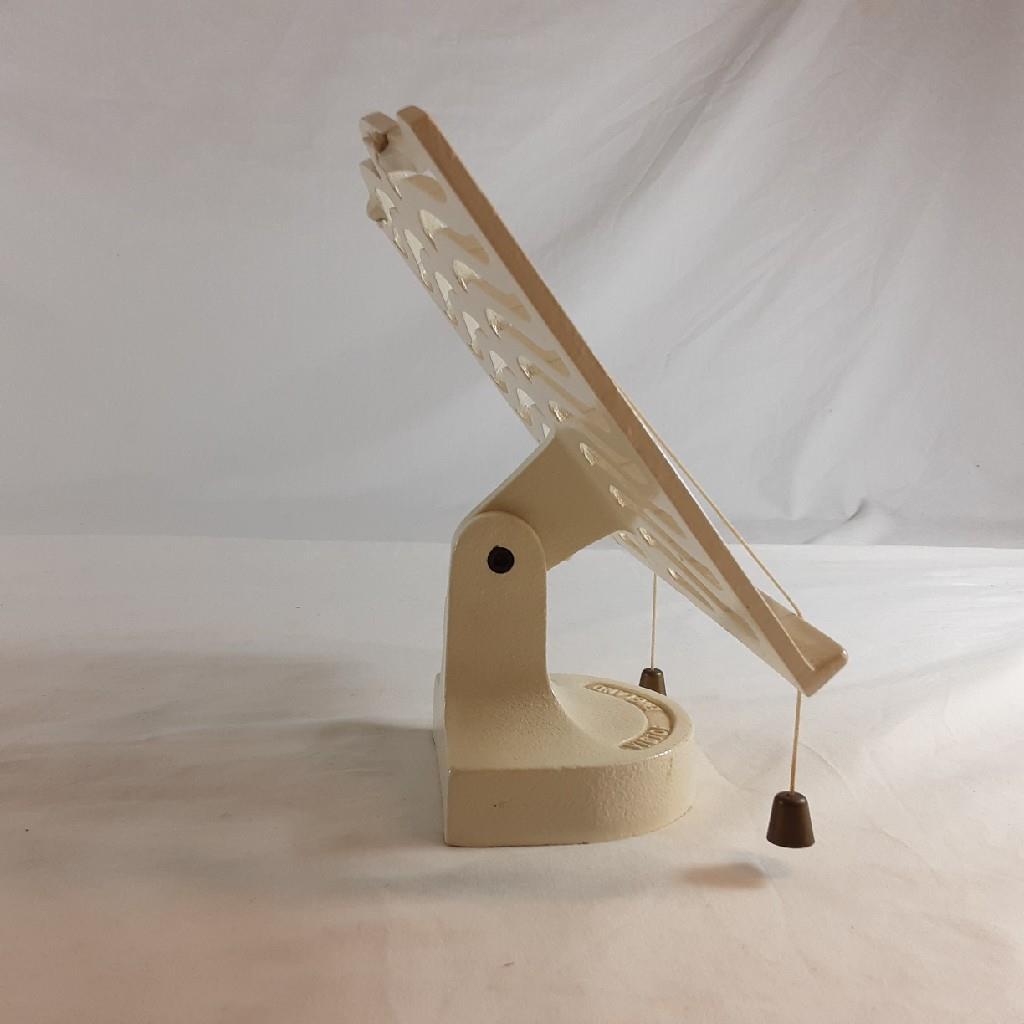 Vintage Cream Victor Cast Iron Recipe Stand eBay