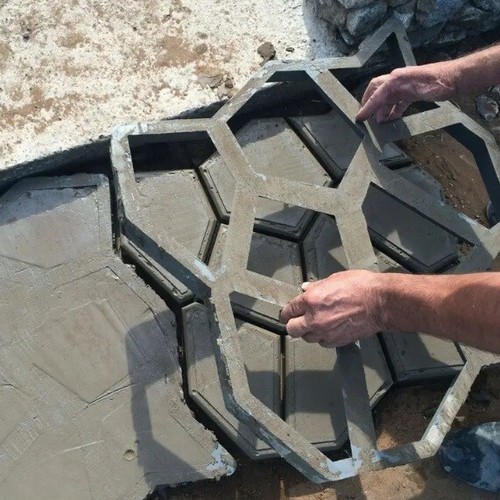 Paving Tile Mold 430 x 425 x 40 mm - Picture 5 of 10