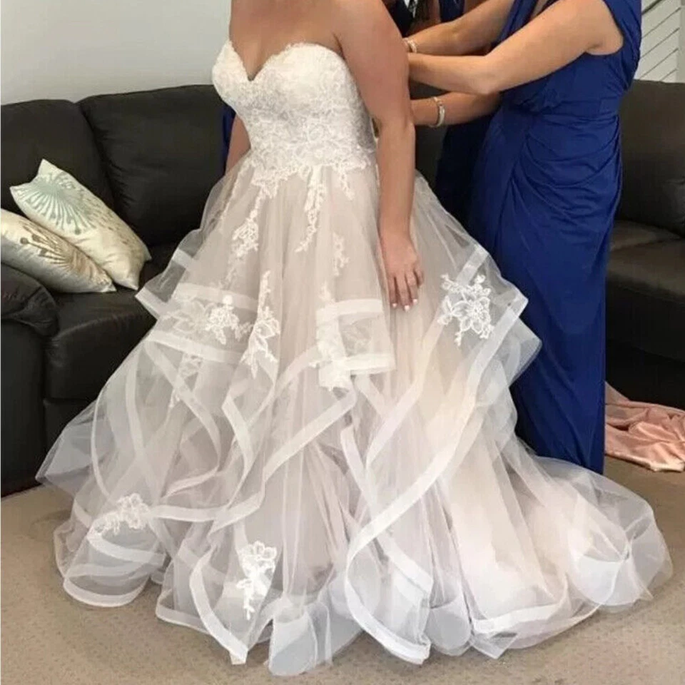 Vestidos de novia talla grande apliques de encaje con volantes sin espalda vestido de novia Foto 2 de 4