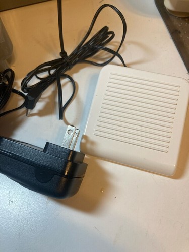 Janome New Home Graceful Gray Model 525B Sewing Machine Works Great! W/ Extras! - Picture 3 of 11