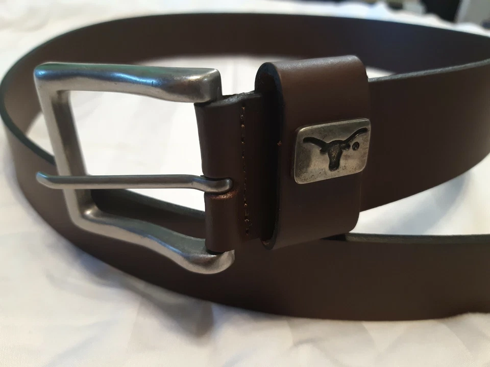 Cinturón de cuero marrón para hombre con University of Texas UT Concho 32, 34, 38, 40, 44 Foto 2 de 3