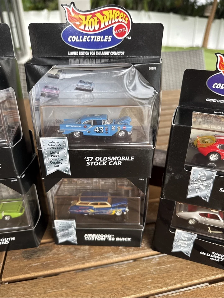 Hot Wheels Collectibles Superbird Petty Cobra - Vintage Real Riders Lot of 8 - Image 4 of 4