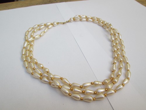 3 STRAND CORD NECKLACE WITH CREAM AND GOLD COLOURED BEADS - Bild 3 von 3
