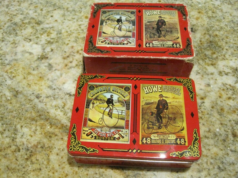VINTAGE SET OF 2 DECKS PLAYING CARDS IN TIN BOX  OLD BICYCLES ALBERT PRICE 1981
