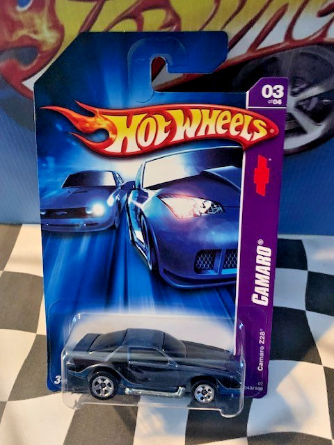 Hot Wheels 2007 Camaro Series 3/4 043 1983 Camaro Z-28 SATIN BLUE 5SP