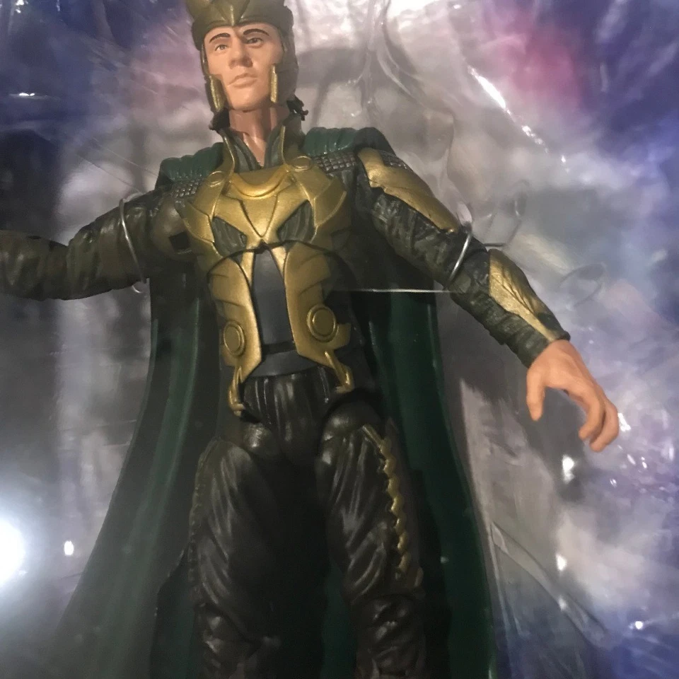 Figura de acción Diamond Select Toys Marvel Select Thor Loki Foto 3 de 4