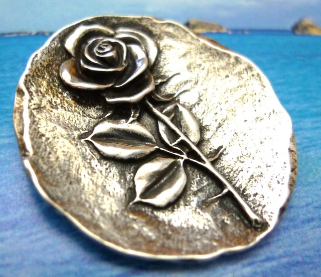 RARE! Very HardToFind James Avery ROSE Pendant Medallion .925 Silver