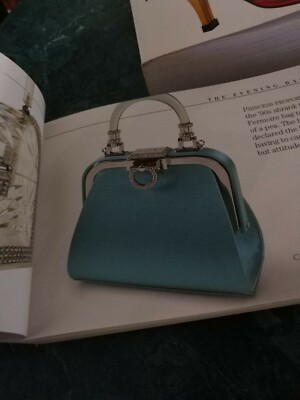Lot De 2 Livres De Mode Sur Les Chaussures Et Les Sacs à Main - Édition Fashion Occasion En Très Bon état
