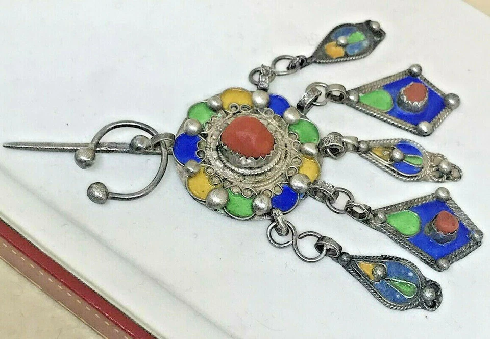SPILLA  FIBULA ANTICA BERBERA DELLA CABILA  ARGENTO CORALLO  SMALTI ANNI 40 - Immagine 2 di 4