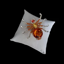 Exclusive Brooch – Spider with Detailed and Sophisticated Design