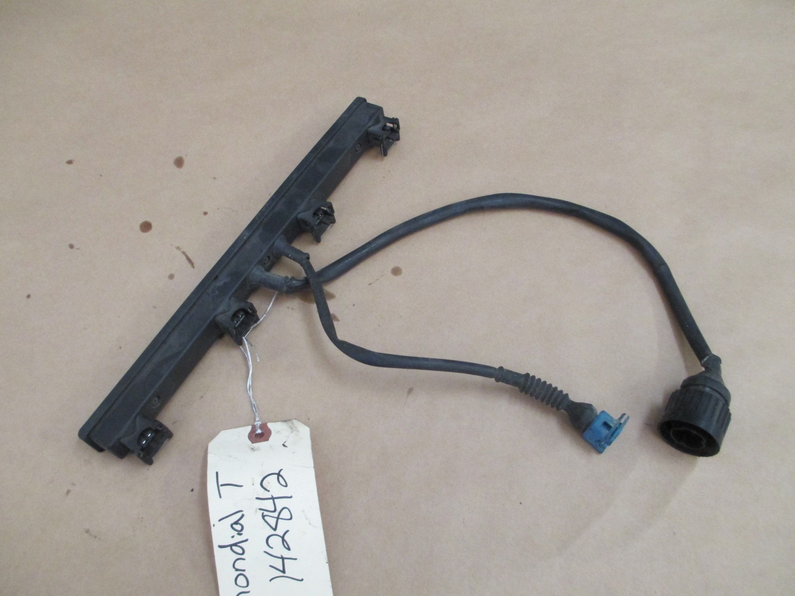 Ferrari 348, Mondial T - Injection Cable and Cover # 142842
