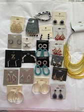 Lot Of 25 Assorted Costume  Fashion Jewelry Necklaces, Bracelets, Earrings