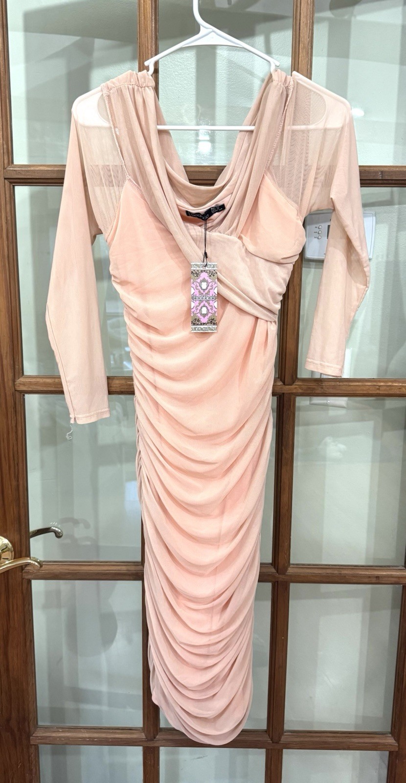 Vestido ceñido al cuerpo de malla acanalado Boohoo talla 8 rosa melocotón favorecedor manga larga nuevo con etiquetas