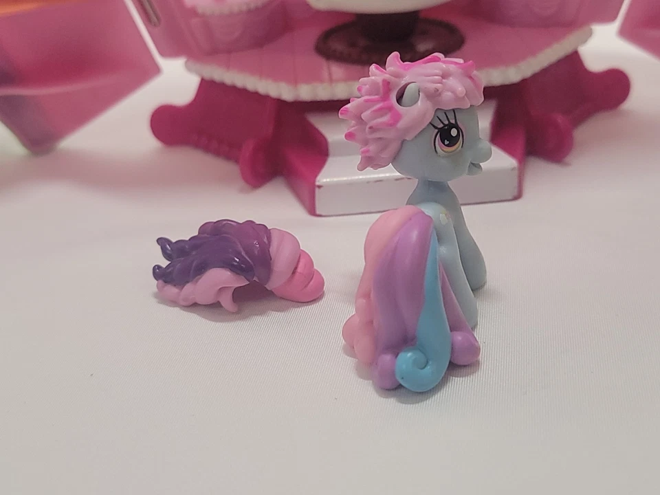 My Little Pony La Ti Da-Hair & Spa Playset With Pony And 2 Wigs  - Image 4 of 4