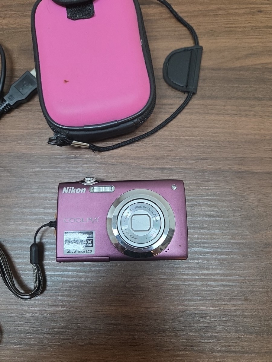Nikon COOLPIX S3000 Compact Digital Camera Purple 4x Optical Zoom