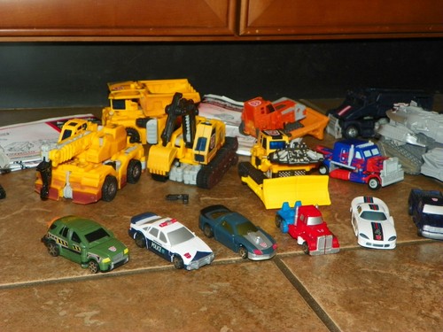 32 TRANSFORMERS Robots Lot LANDFILL Construction AUTOBOTS SeaSpray CARS Trucks + - Picture 8 of 9
