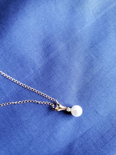GORGEOUS 14K YELLOW GOLD PEARL & DIAMOND CHIP PENDANT & NECKLACE DAINTY - Picture 8 of 9