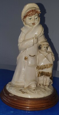 Alte Figur Mutter mit Kind ,made in Italy