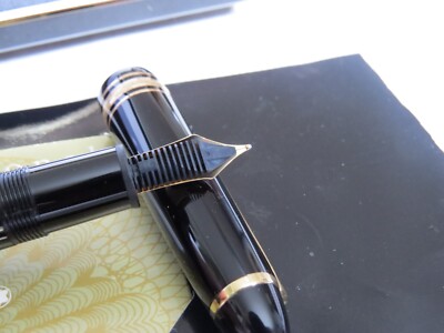 Mint!!! Vintage Montblanc Meisterstuck 4810 Fountain Pen 14K Gold