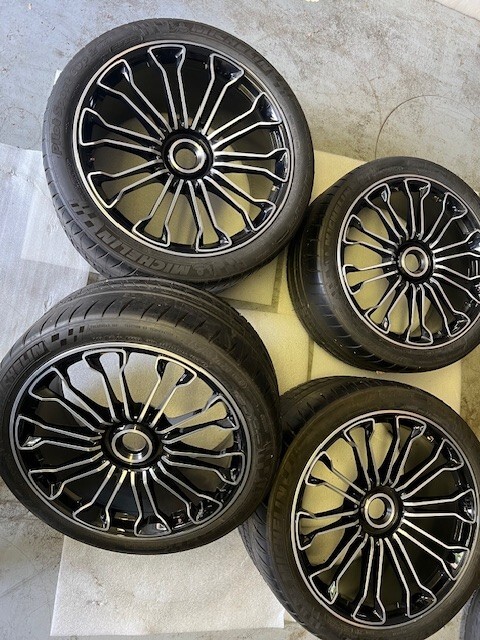 Authentic Porsche 918 Spyder Original 20/21" Factory Wheels, Michelins, TPMS Set