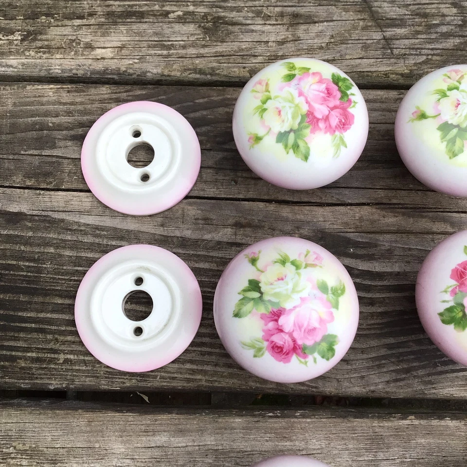 Old Vintage Shabby Cottage Pink Roses Door Knobs x6 Back Plates & Escutcheons x4 - Image 2 of 4