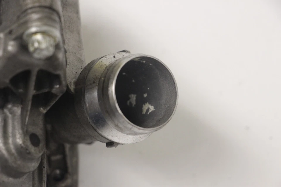 Carcasa termostato filtro aceite 110 CELOEM BMW N55 F30 F36 F32 F22 435i 335i M235i Foto 2 de 4