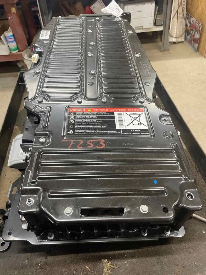 14 LINCOLN MKZ Battery - Image 2 of 4